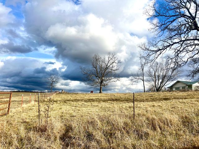 5034 County Line Road, Mountain Grove, MO 65711