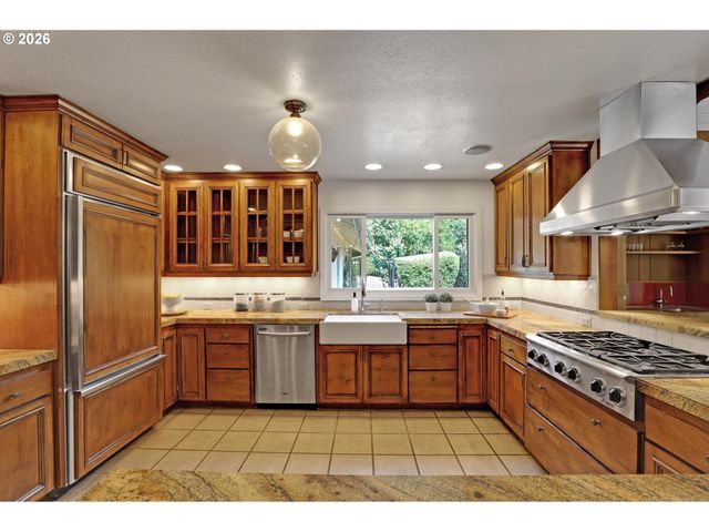 4004 Sw SCHOLLS FERRY Rd, Portland, OR 97221