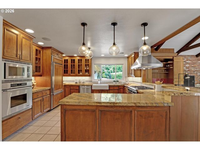 4004 Sw SCHOLLS FERRY Rd, Portland, OR 97221