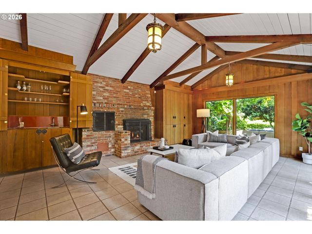 4004 Sw SCHOLLS FERRY Rd, Portland, OR 97221