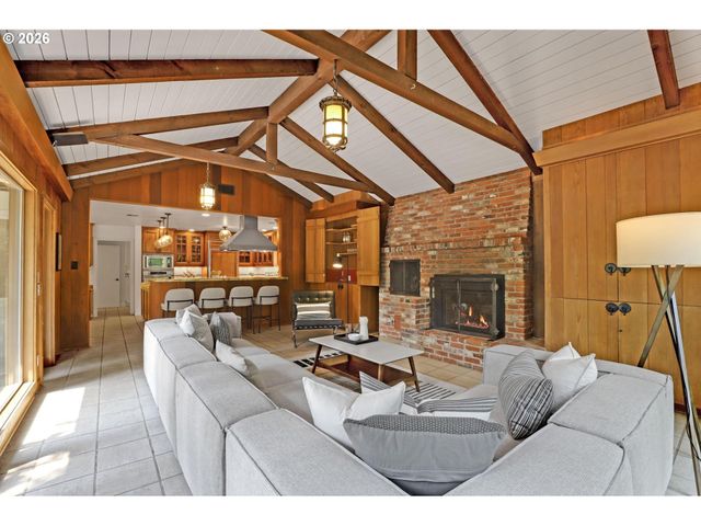 4004 Sw SCHOLLS FERRY Rd, Portland, OR 97221