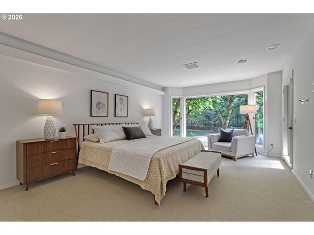 4004 Sw SCHOLLS FERRY Rd, Portland, OR 97221
