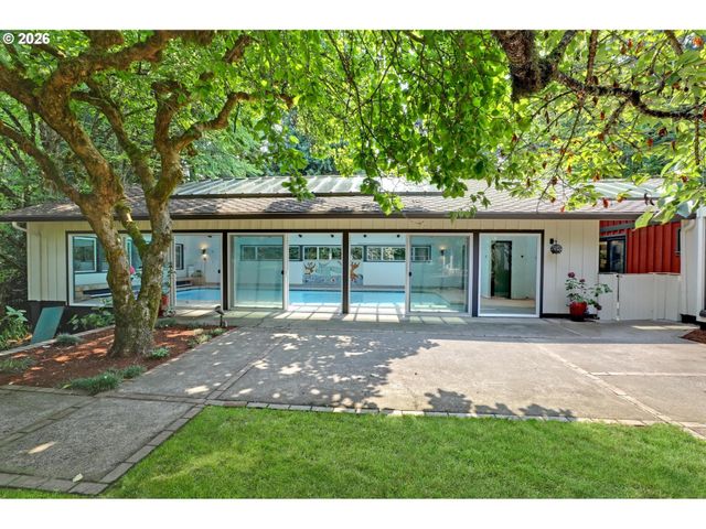 4004 Sw SCHOLLS FERRY Rd, Portland, OR 97221