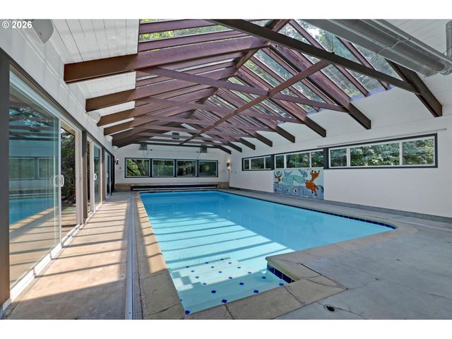 4004 Sw SCHOLLS FERRY Rd, Portland, OR 97221
