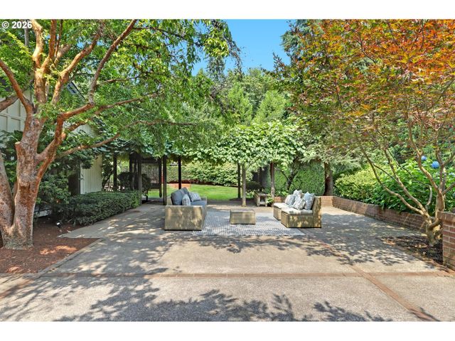 4004 Sw SCHOLLS FERRY Rd, Portland, OR 97221