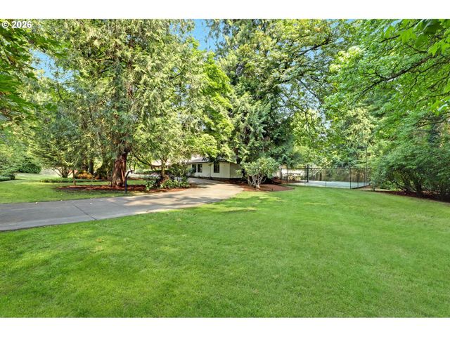 4004 Sw SCHOLLS FERRY Rd, Portland, OR 97221