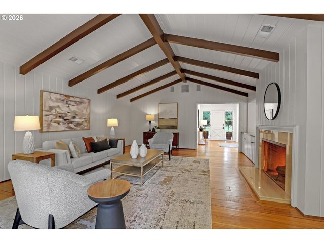 4004 Sw SCHOLLS FERRY Rd, Portland, OR 97221