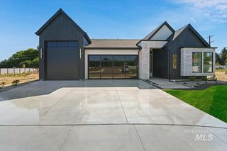857 W Scoria Ct, Meridian, ID 83642