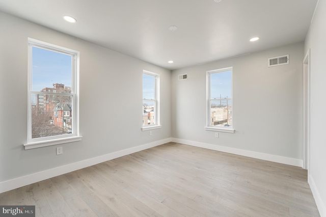 833 N 40TH ST, Philadelphia, PA 19104