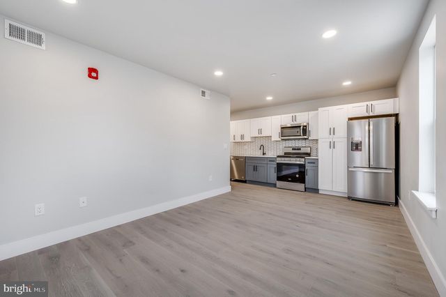 833 N 40TH ST, Philadelphia, PA 19104