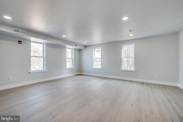 833 N 40TH ST, Philadelphia, PA 19104
