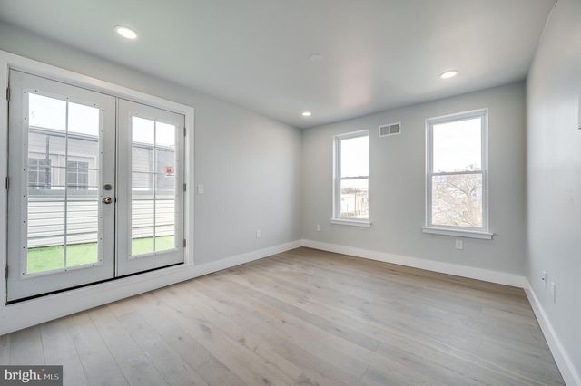 833 N 40TH ST, Philadelphia, PA 19104
