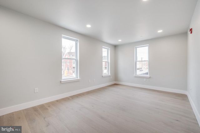 833 N 40TH ST, Philadelphia, PA 19104