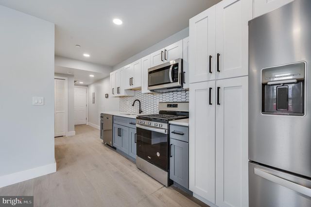 833 N 40TH ST, Philadelphia, PA 19104