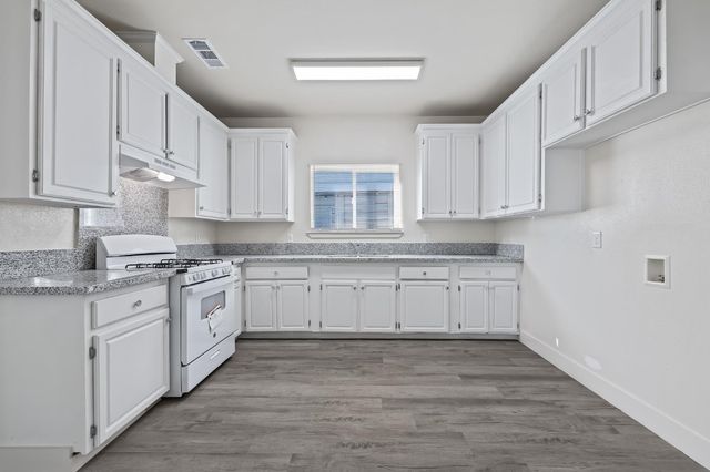 225 N Effie Street, Fresno, CA 93701