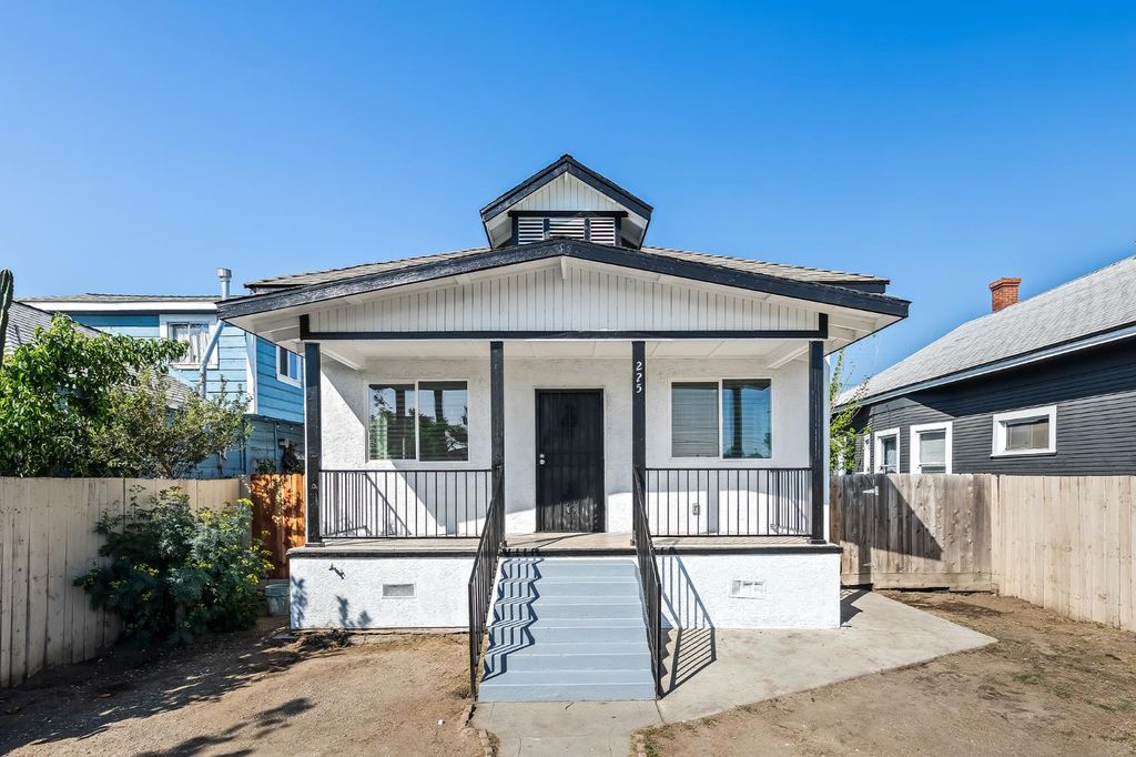 225 N Effie Street, Fresno, CA 93701