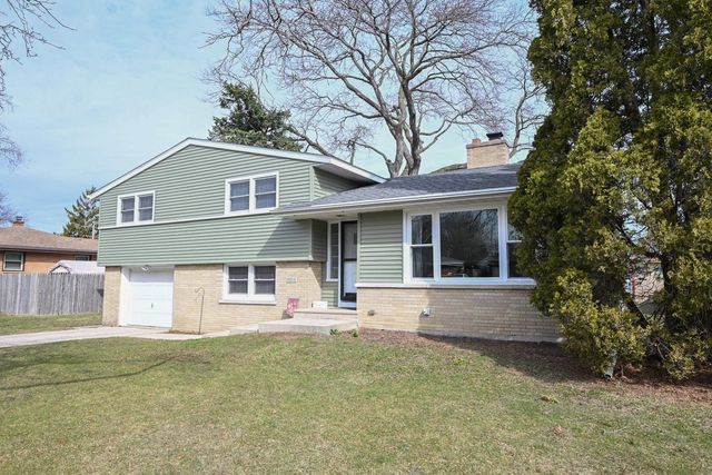 1110 Harmony DRIVE, Racine, WI 53402