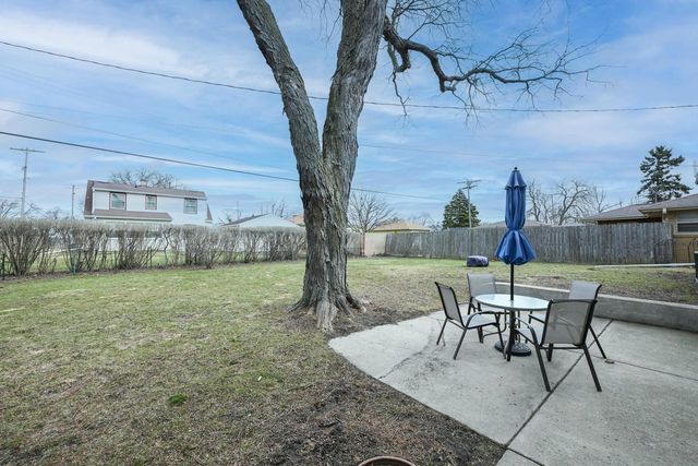 1110 Harmony DRIVE, Racine, WI 53402