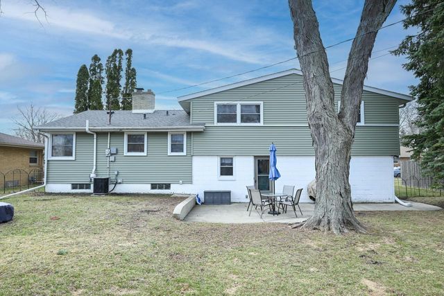 1110 Harmony DRIVE, Racine, WI 53402