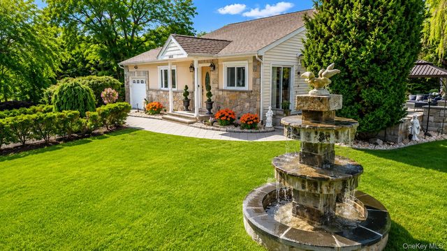 688 Pleasantview Court, Yorktown Heights, NY 10598