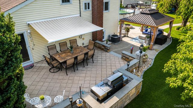 688 Pleasantview Court, Yorktown Heights, NY 10598
