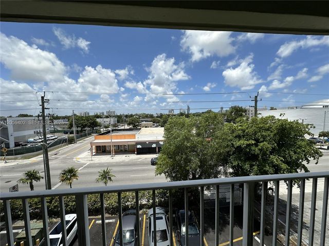 2046 W Flagler St 409, Miami, FL 33135
