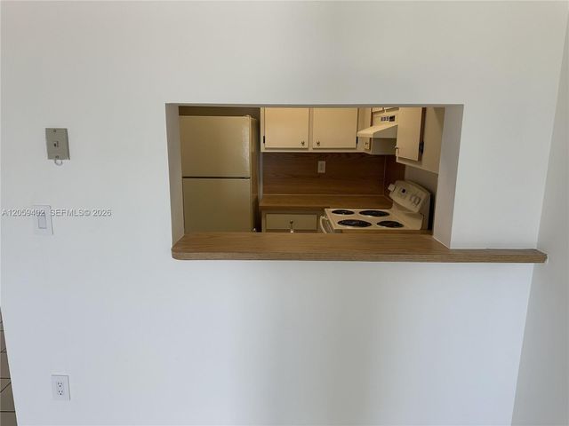 2046 W Flagler St 409, Miami, FL 33135