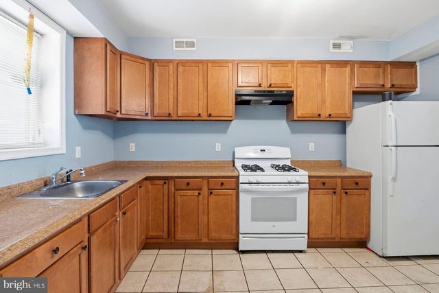 762 BARTLETT AVE, Baltimore, MD 21218