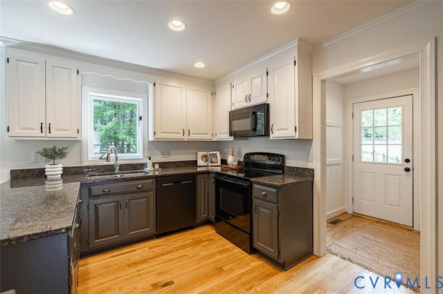 8424 Valley Wood Rd, Henrico, VA 23229