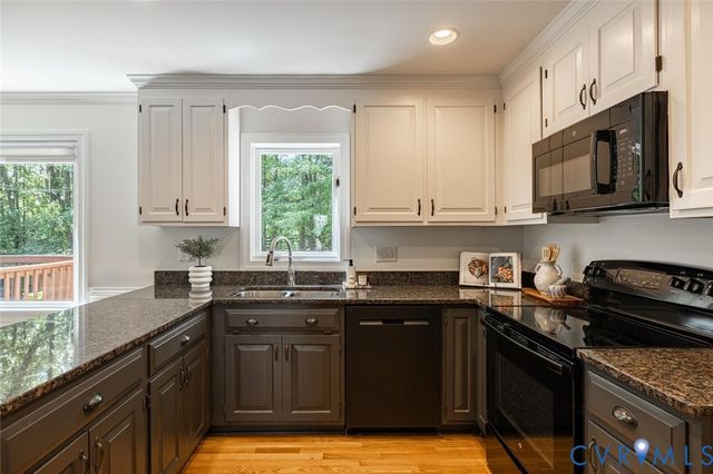 8424 Valley Wood Rd, Henrico, VA 23229