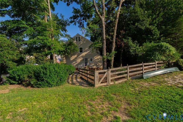 8424 Valley Wood Rd, Henrico, VA 23229