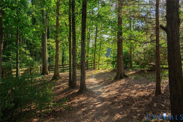8424 Valley Wood Rd, Henrico, VA 23229