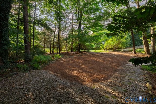 8424 Valley Wood Rd, Henrico, VA 23229