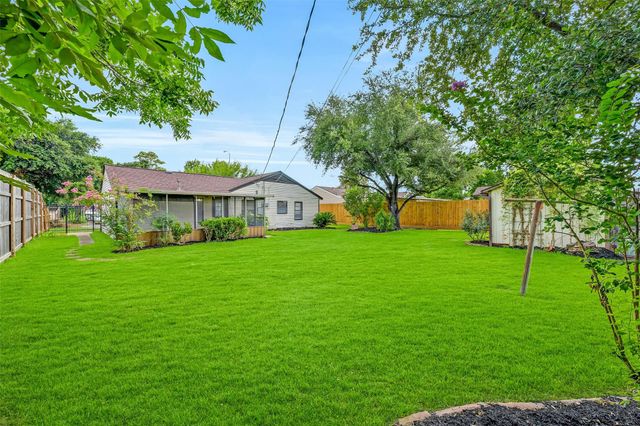 10706 Duncum Street, Houston, TX 77013