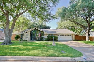 312 W Pleasantview Drive, Hurst, TX 76054
