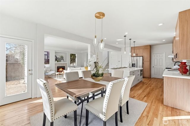 19440 77th Place NE, Kenmore, WA 98028