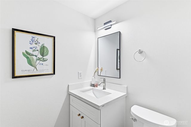 19440 77th Place NE, Kenmore, WA 98028