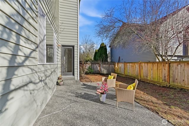 19440 77th Place NE, Kenmore, WA 98028