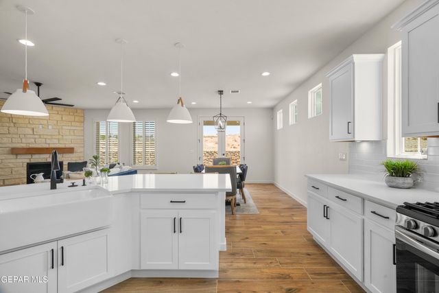 12601 Fredericksberg Avenue, El Paso, TX 79928