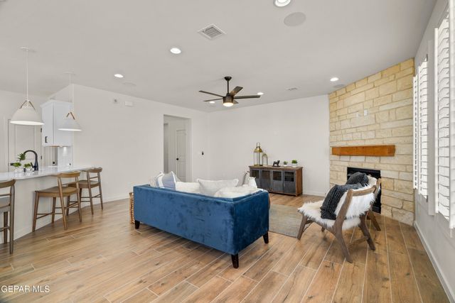 12601 Fredericksberg Avenue, El Paso, TX 79928