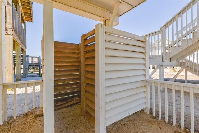 17812 Vera Cruz Boulevard, Galveston, TX 77554