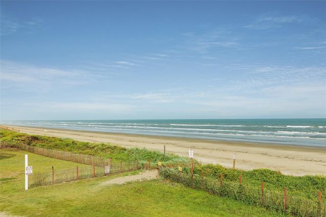 17812 Vera Cruz Boulevard, Galveston, TX 77554