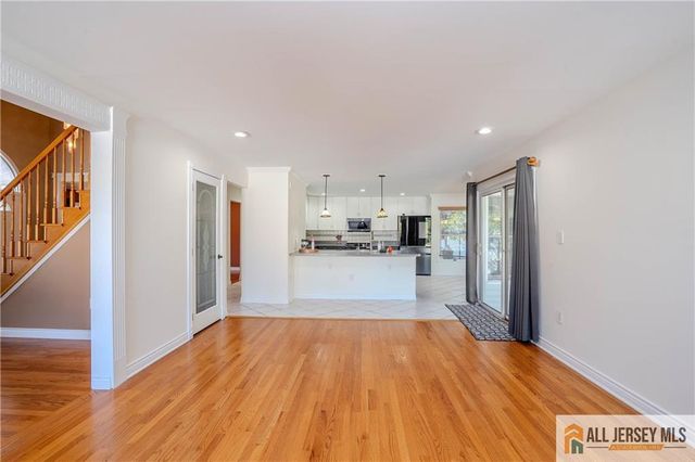 11 Hampton Road, Monroe, NJ 08831