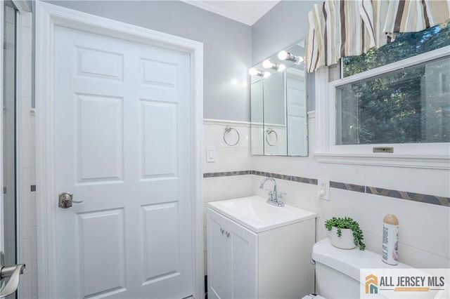 11 Hampton Road, Monroe, NJ 08831