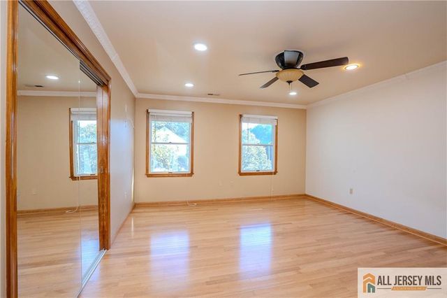 11 Hampton Road, Monroe, NJ 08831