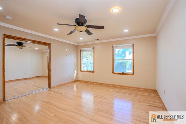 11 Hampton Road, Monroe, NJ 08831