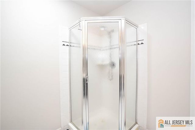 11 Hampton Road, Monroe, NJ 08831