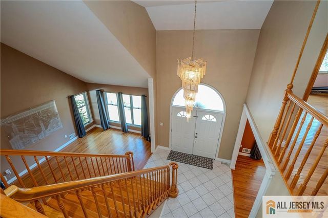 11 Hampton Road, Monroe, NJ 08831