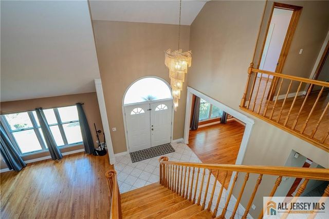 11 Hampton Road, Monroe, NJ 08831