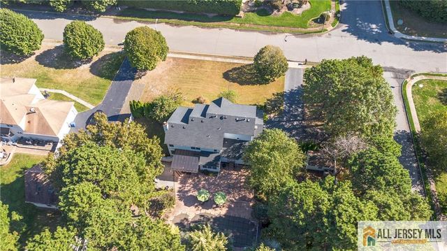 11 Hampton Road, Monroe, NJ 08831